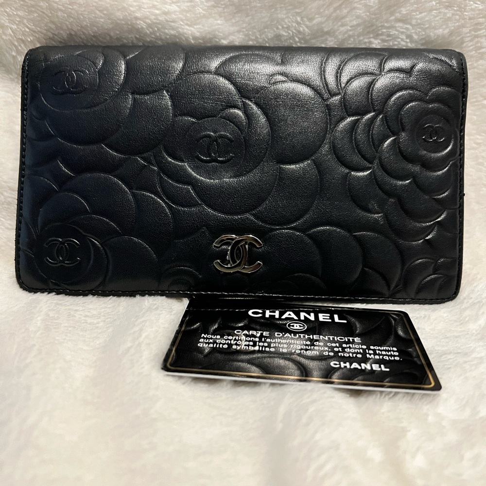 *sold* CHANEL CC Logo Leather Long Bifold Wallet